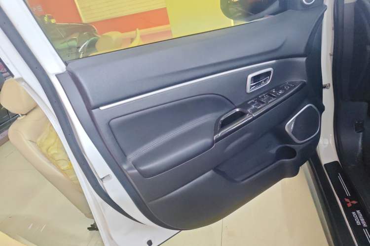 Used Mitsubishi ASX 2016 1.6L Manual Two-Wheel Drive Pioneer Edition
