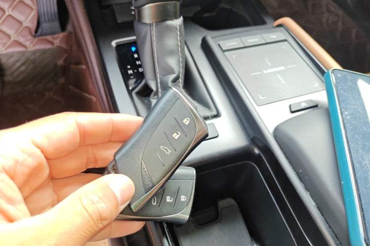 Used Lexus ES 2020 200 Excellence Edition
