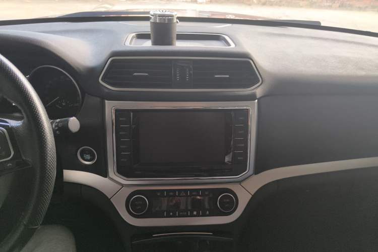 Used Haval H6 Coupe 2016 Blue Label 1.5T Automatic Two-Wheel Drive Urban Model Audio And AC Panel