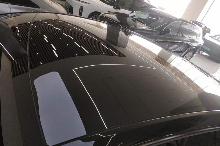 Used Tesla Model Y 2023 Long-Range All-Wheel-Drive Version
