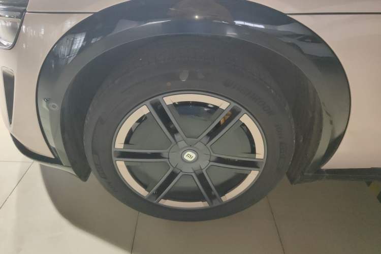 Used Xiaomi Auto YU7 2025 Ultra-Long Range High-Performance All-Wheel-Drive Max Edition Exterior 4