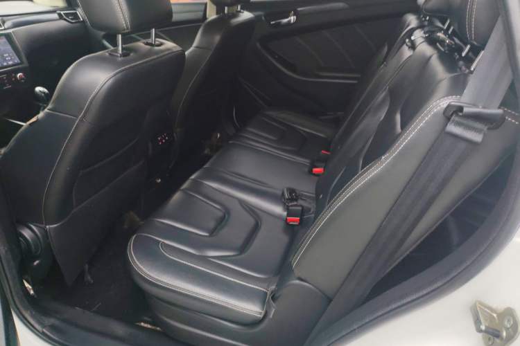 Used Dongfeng Fengon 580 2016 1.8L Manual Comfort Model Left Rear Seat