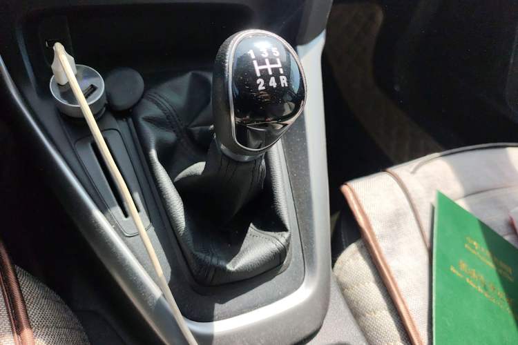 Used Ford Focus 2017 Hatchback 1.6L Manual Comfort Plus SmartDrive Edition Gear Lever