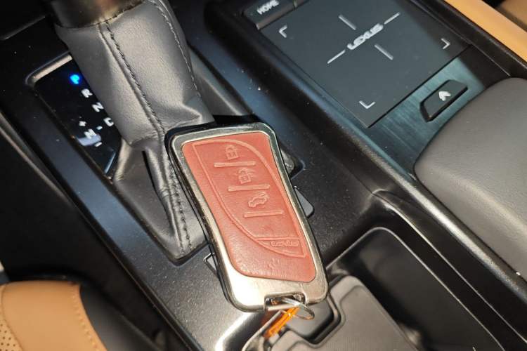 Used Lexus ES 2021 200 Excellence Edition
