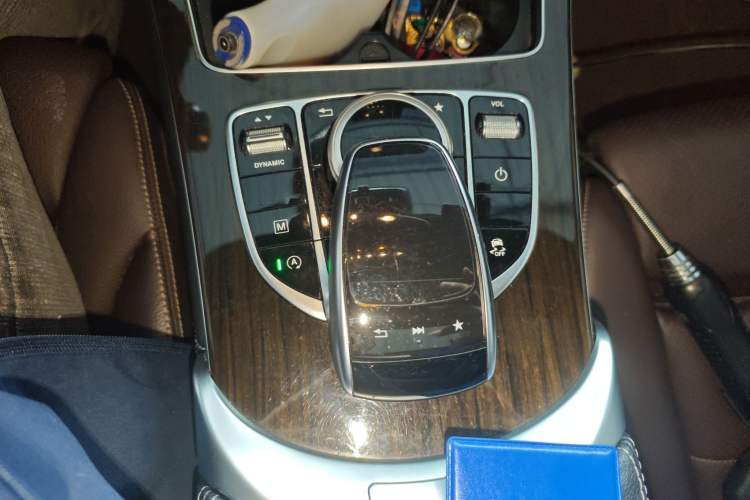 Used Mercedes-Benz GLC 2018 GLC 260 4MATIC Luxury Model
