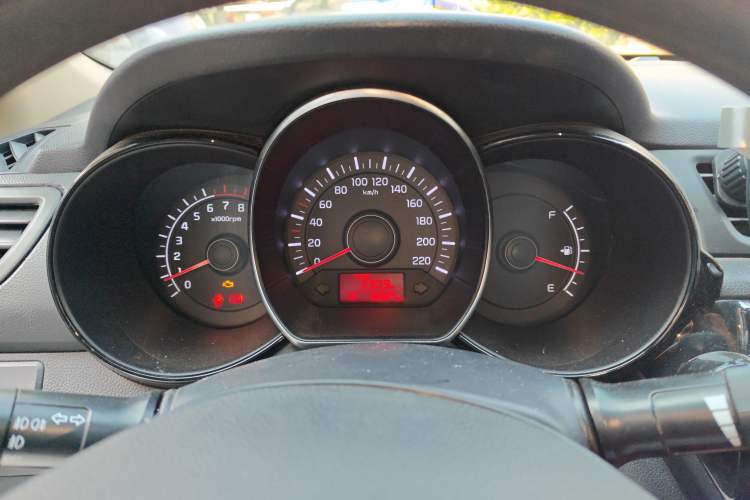 Used Kia K2 2015 Sedan 1.4L MT GLS