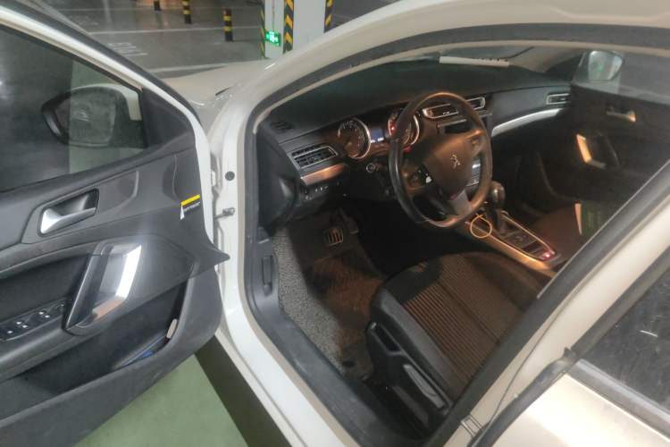 Used Peugeot 408 2015 1.2T Automatic Luxury Edition Driver Seat