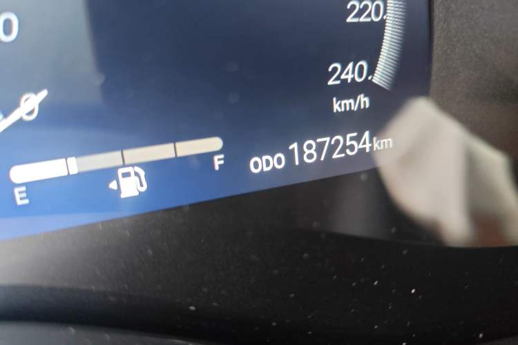 Used Toyota SIENNA 2021 2.5L Hybrid Ultimate Edition Odometer Close Up