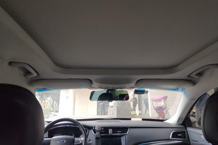 Used Ford Taurus 2017 Facelifted EcoBoost 245 Fashion Edition Headliner