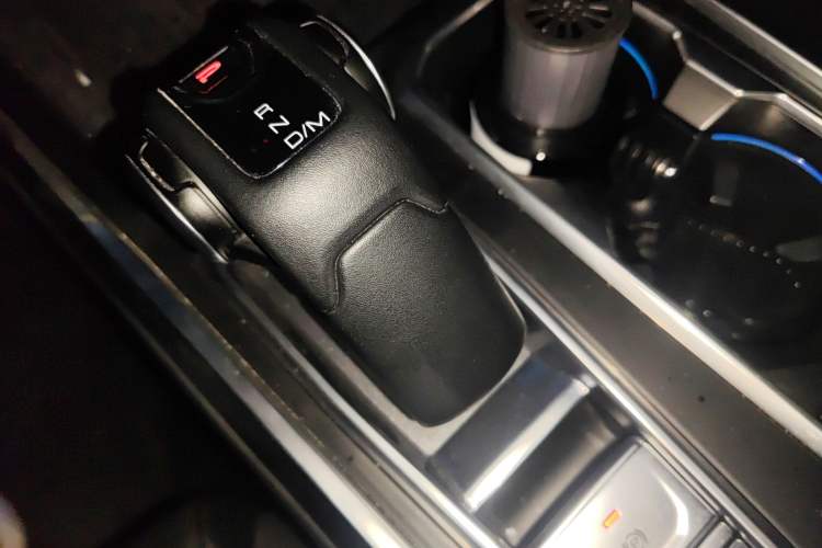 Used Tank 400 New Energy 2024 Hi4-T Off-Road Edition Gear Lever