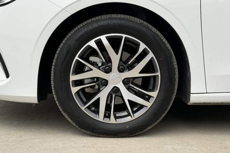 Used Geely Auto Emgrand 2023 4th Generation Champion Edition 1.5L CVT Luxury Model Left Front Wheel Hub