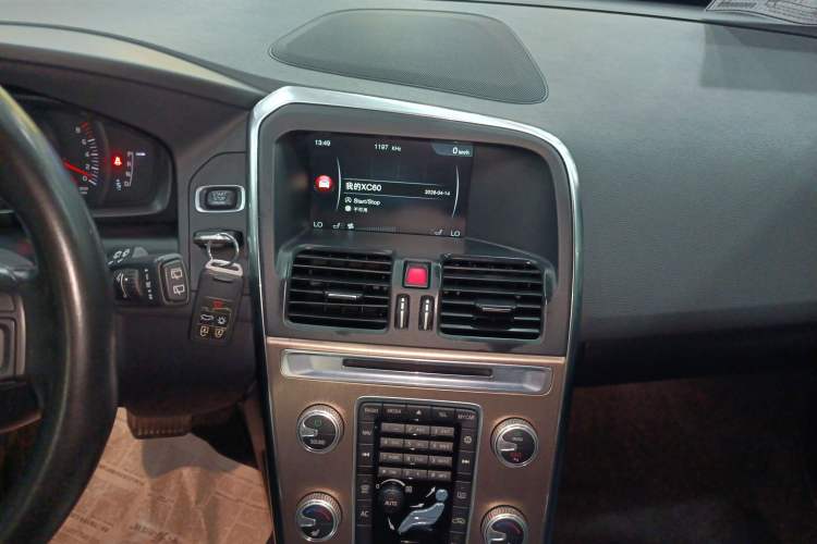 Used Volvo XC60 2016 T5 Smart Upgrade Model Audio And AC Panel