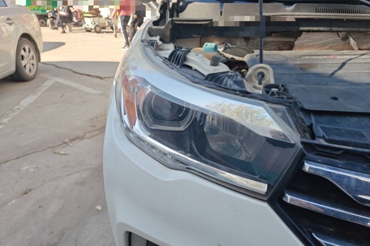 Used GAC Trumpchi GS4 2015 200T Manual Luxury Edition Right Front Headlight