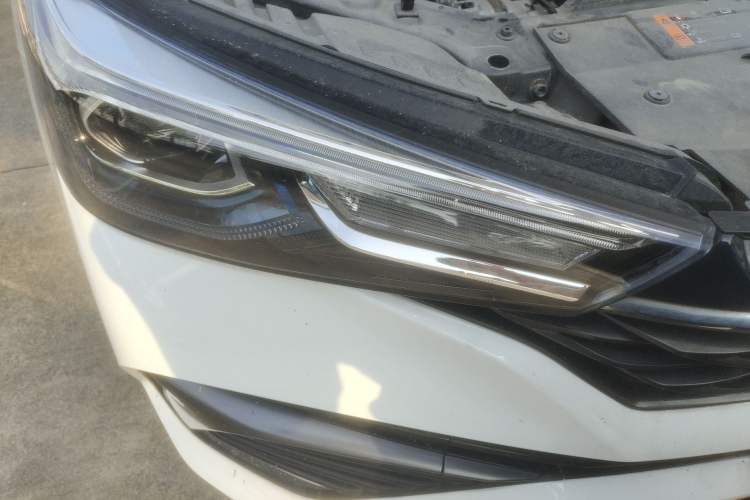 Used Roewe i5 2021 1.5L CVT Diamond Edition Right Front Headlight