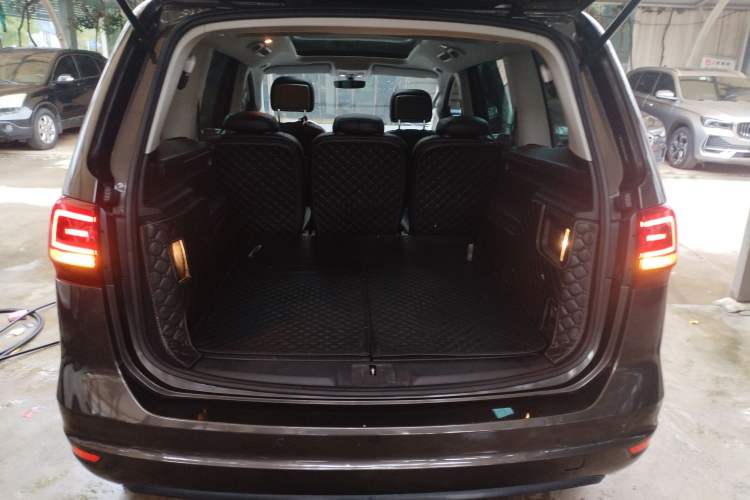 Used Volkswagen Sharan 2016 380TSI Comfort Edition 7-Seater Trunk