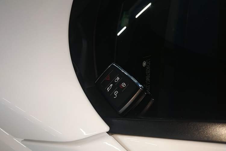 Used Land Rover Discovery Sport New Energy 2021 P300e Performance Tech Edition
