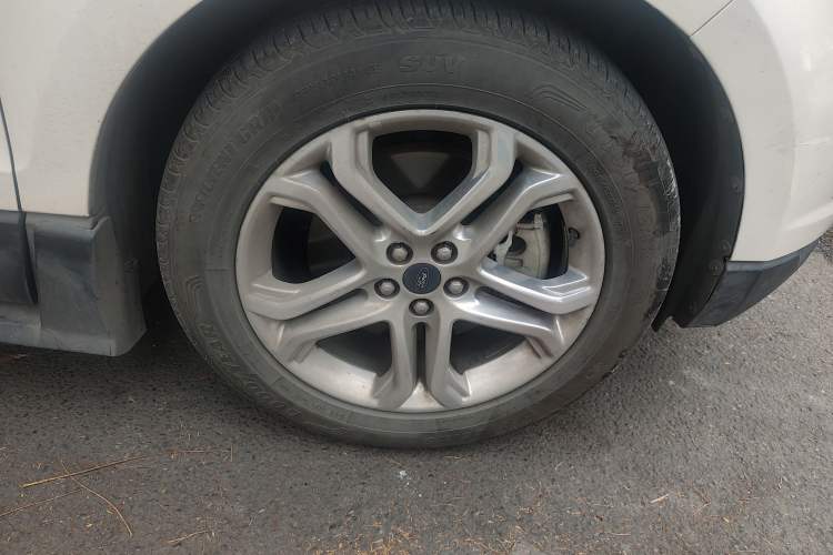 Used Ford Edge 2016 EcoBoost 245 Two-Wheel-Drive Titanium 7-Seater
