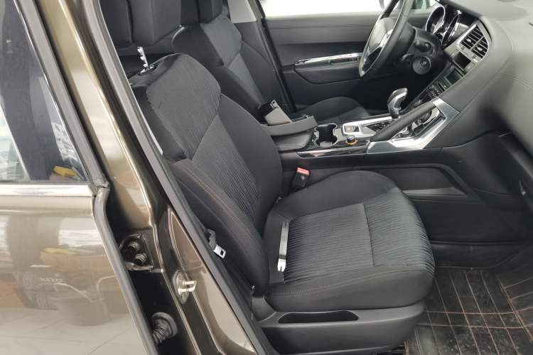 Used Peugeot 3008 2013 2.0L Automatic Classic Edition
