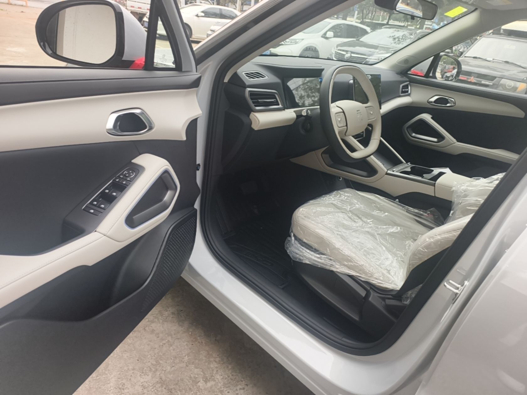 BYD Yuan UP 2027 Model Flying Edition 401KM Navigation Version — снимка 18