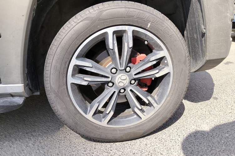 Used BAIC Off-Road BJ20 2016 1.5T CVT Luxury Model Right Front Wheel Hub