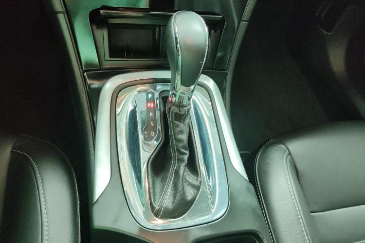 Used Buick Regal 2014 1.6T Fashionable Tech Edition Gear Lever