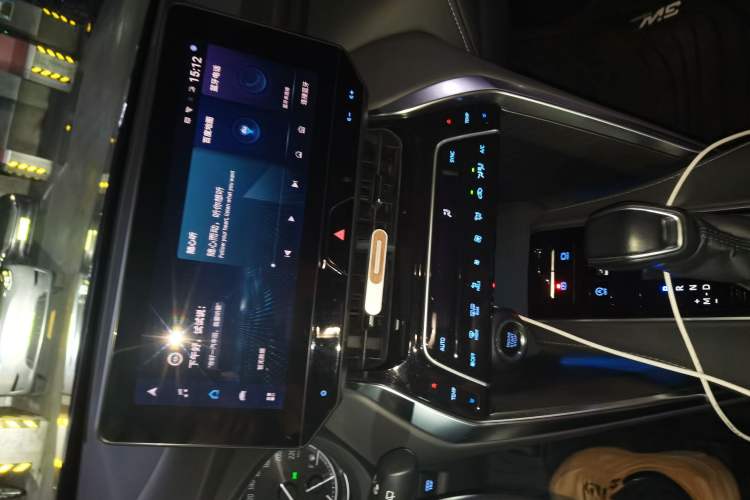 Used Toyota Harrier 2022 2.0L CVT Two-Wheel Drive Deluxe Edition
