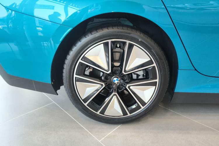 Used BMW i3 2025 eDrive 40 L Midnight Sports Package