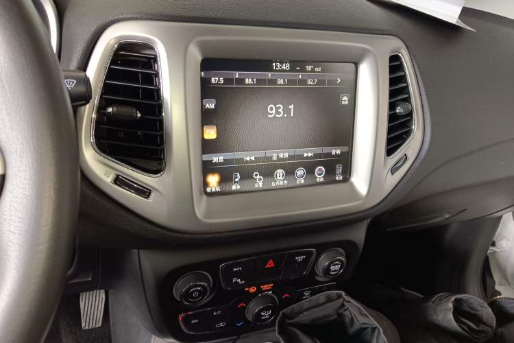 Used Jeep Compass 2017 200T Automatic Family Edition
