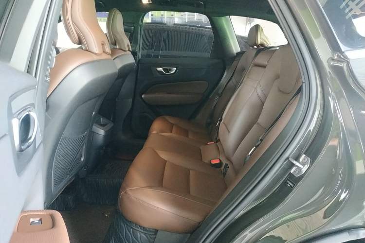 Used Volvo XC60 2021 T5 4x4 Smart Luxury Edition
