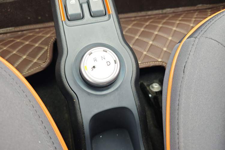Used Baojun E100 2019 250KM Smart Drive Edition Gear Lever