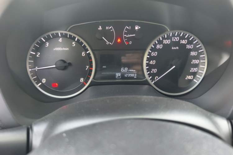 Used Nissan Sylphy 2016 1.6 XL CVT Luxury Edition Odometer Close Up