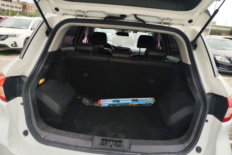 Used GAC Trumpchi GS4 2017 235T Automatic Two-Wheel Drive Elite Edition Trunk