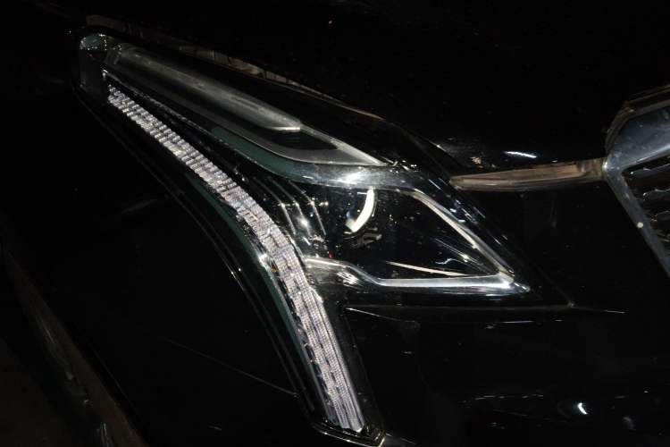 Used Cadillac XT5 2022 2.0T Two-Wheel Drive Luxury Version
