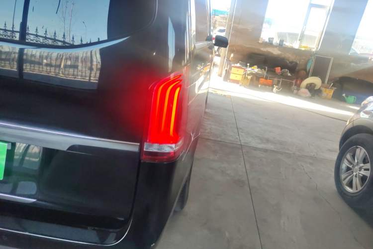 Used Mercedes-Benz V-Class 2016 V 260 Prestige Edition
