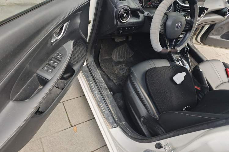 Used CHANGAN Alsvin 2019 1.5L DCT Comfort Model China VI Standard
