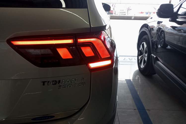 Used Volkswagen Tiguan L 2020 330TSI Automatic Two-Wheel Drive Luxury Edition China VI Standard
