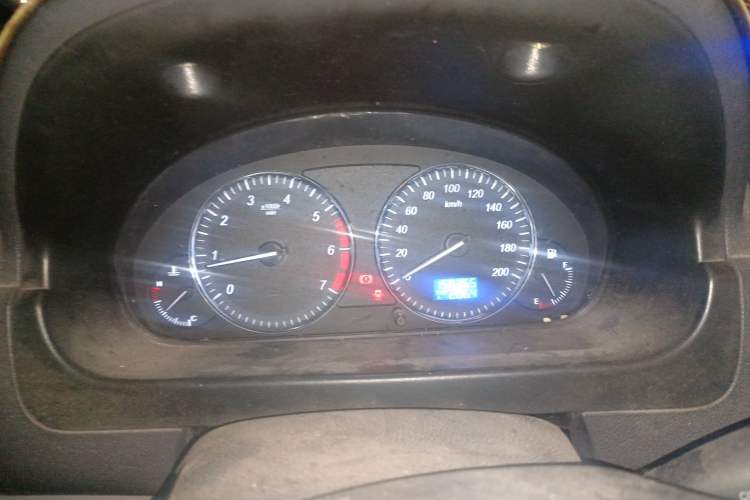 Used BAIC Weiwang M30 2015 1.5L Basic Version DAM15 Instrument Cluster