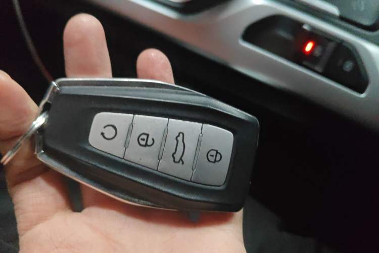 Used Geely Auto Haoyue 2020 1.8TD DCT Luxury Model 5 Seats Vehicle Key