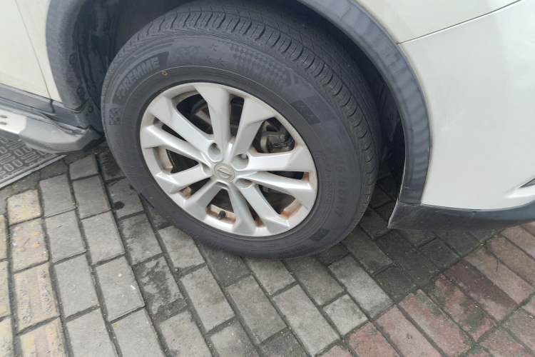 Used Nissan X-Trail 2014 2.0L CVT Comfort Edition 2WD Right Front Wheel Hub