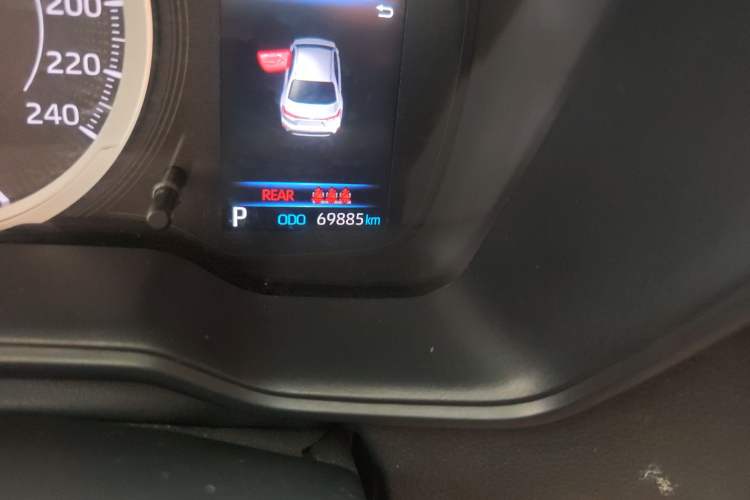 Used Toyota Levin 2021 185T CVT Luxury Edition Odometer Close Up