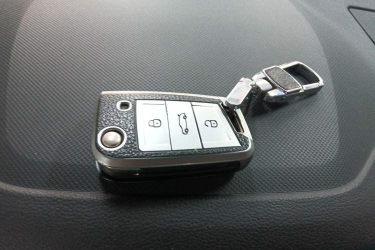 Used Volkswagen Tayron 2022 330TSI Two-Wheel Drive Luxury Smart Connectivity Version Vehicle Key