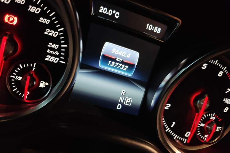 Used Mercedes-Benz GLE Coupe 2015 GLE 320 4MATIC Coupe SUV Odometer Close Up