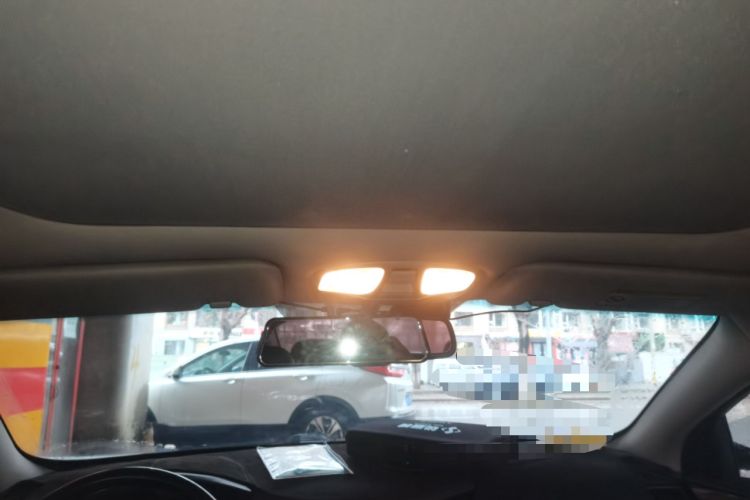 Used Hyundai Sonata 2014 2.4L Automatic Luxury Version China IV Standard Headliner