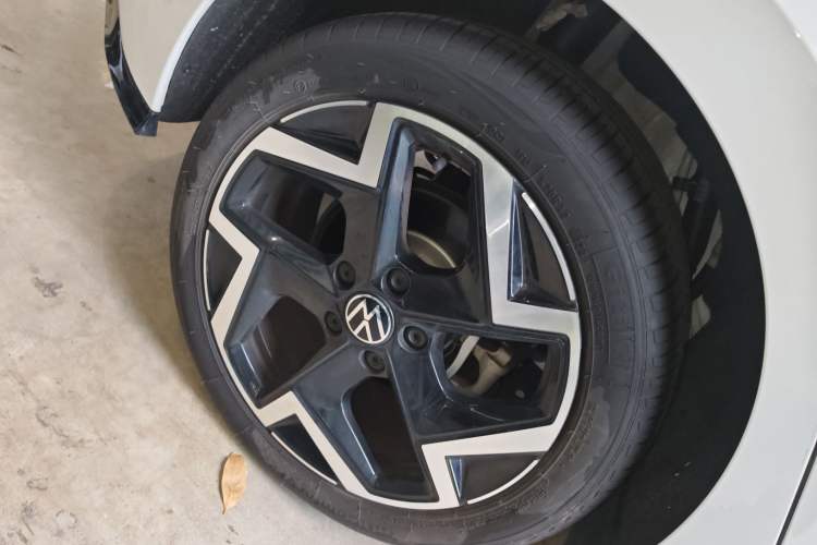 Used Volkswagen Golf 2025 300TSI R-Line Right Rear Wheel Hub