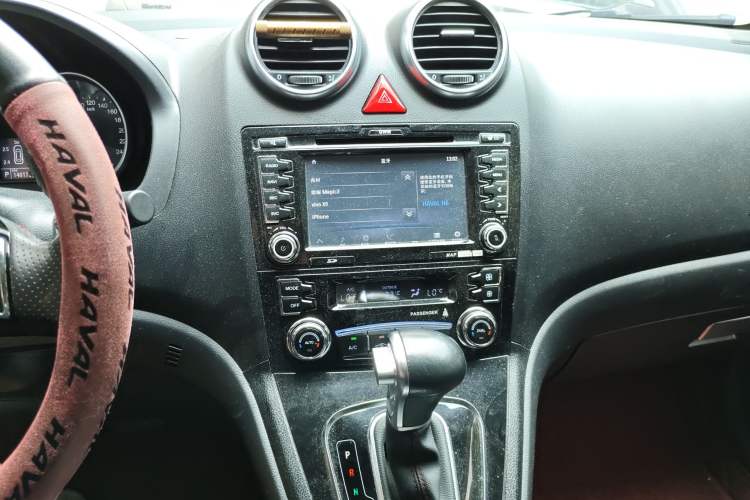 Used Haval H6 2016 Upgraded Model 1.5T Automatic Two-Wheel Drive Elite Version Audio And AC Panel