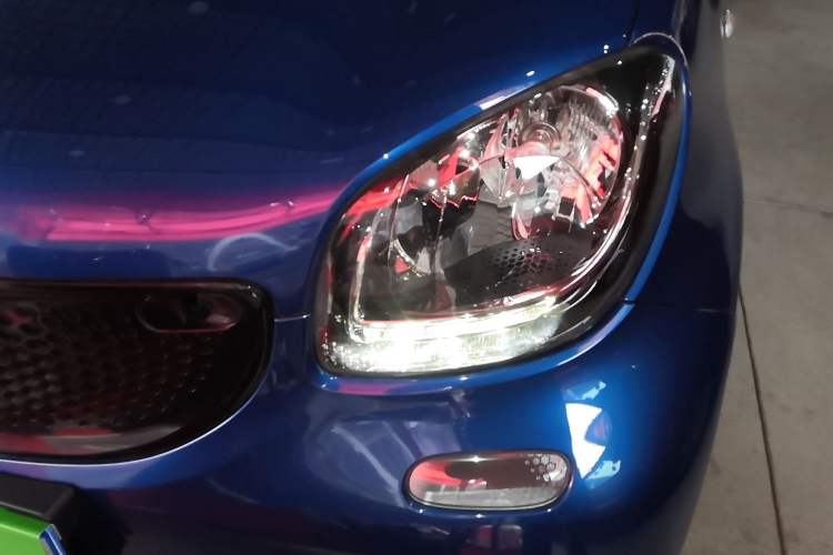 Used smart forfour 2016 0.9T 66 kW Pioneer Edition