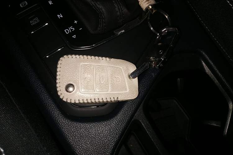 Used Volkswagen Tharu 2023 300TSI Two-Wheel-Drive Crescent Edition Vehicle Key