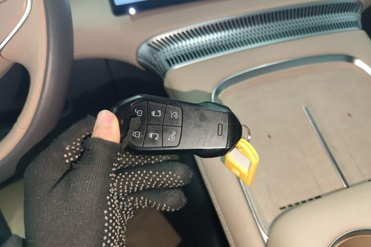 Used XPeng X9 2025 740 Ultra-Long Range Max