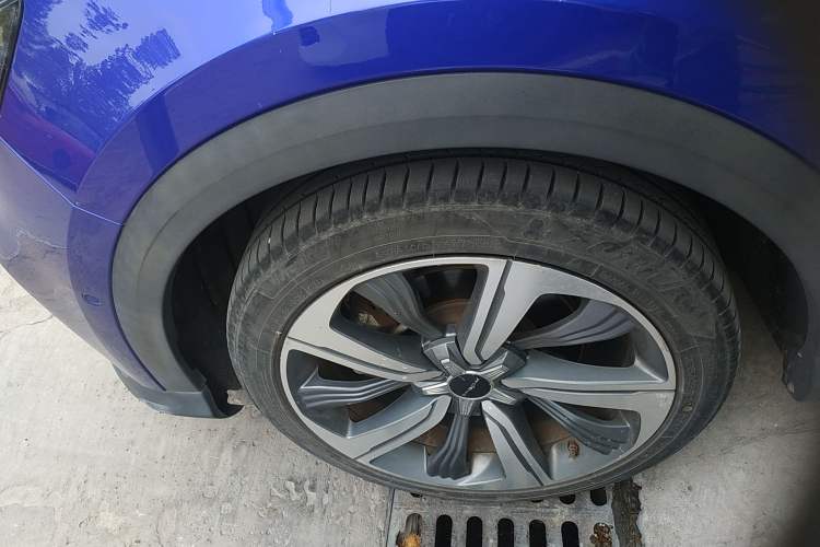 Used Roewe MARVEL X 2018 Rear-Drive Model Left Front Wheel Hub