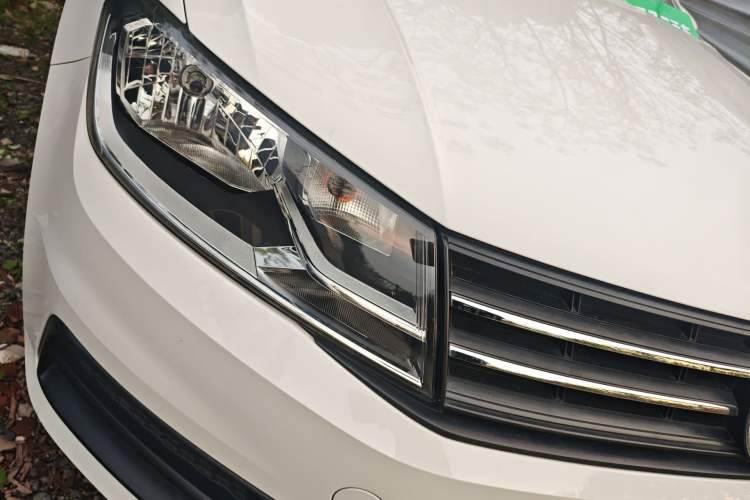 Used Volkswagen Santana 2018 1.5L Automatic Fashion Edition Right Front Headlight